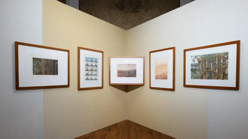 Exposición “Puntos suspendidos en el espacio” especula con la mirada de un astronauta