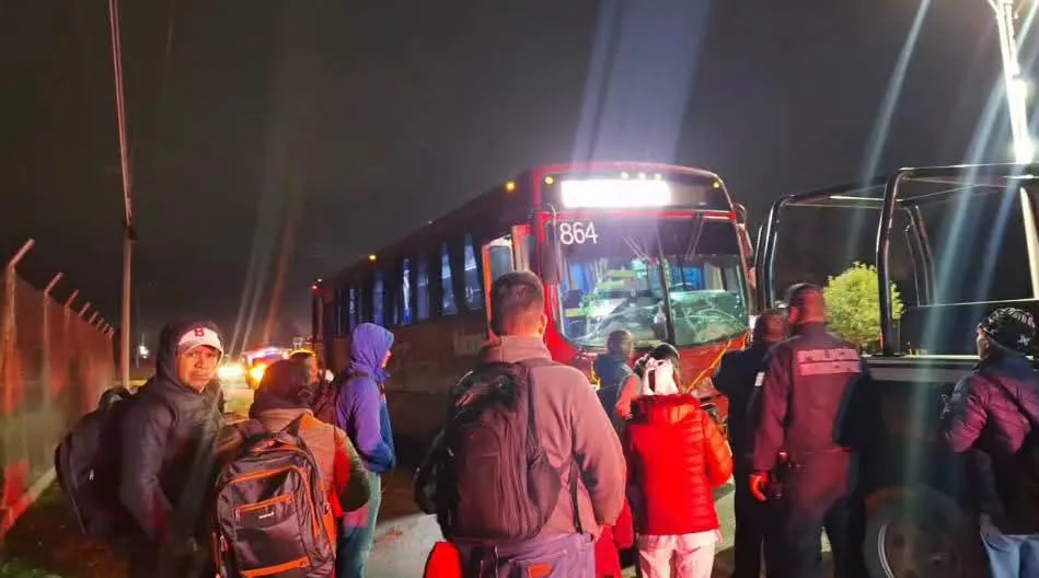 Accidente de transporte público en Tepeji deja un muerto y 7 heridos