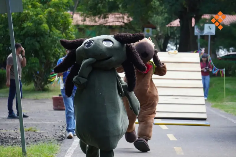 Celebra Parque Infantil 150 sus 48 años con una carrera de botargas