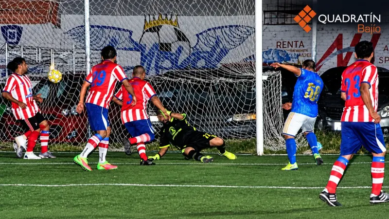 Pieles Gator golea y mantiene paso perfecto