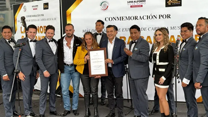 El Senado lo sabe: pone Sonora Santanera ritmo por sus 71 años