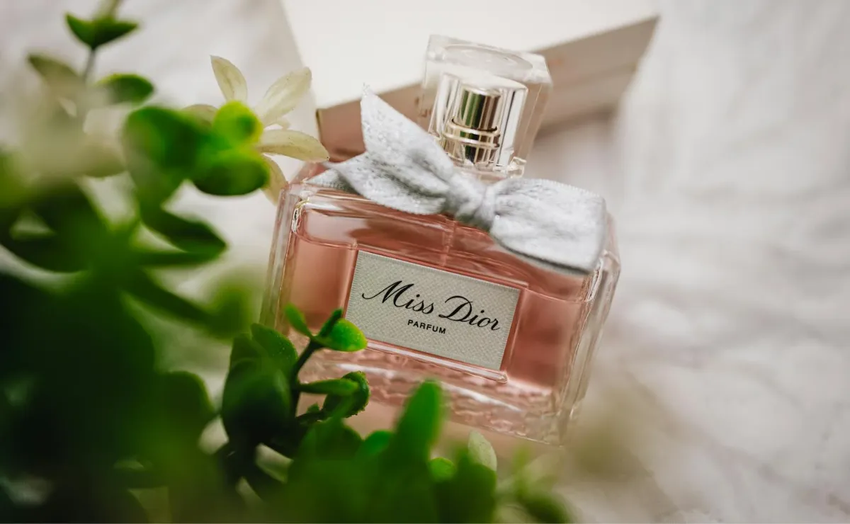 Miss Dior, el perfume floral de Dior que sigue enamorando a las amantes de la perfumería