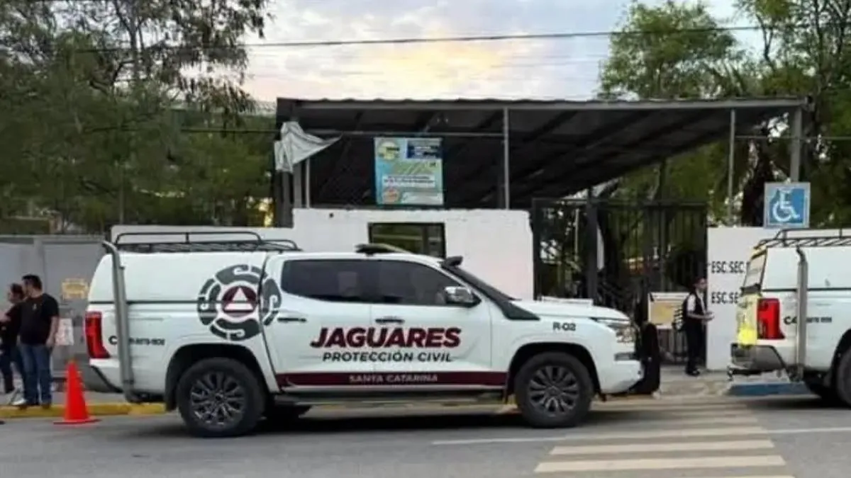 Alumnas de secundaria se intoxican con té helado; son llevadas de emergencia al hospital