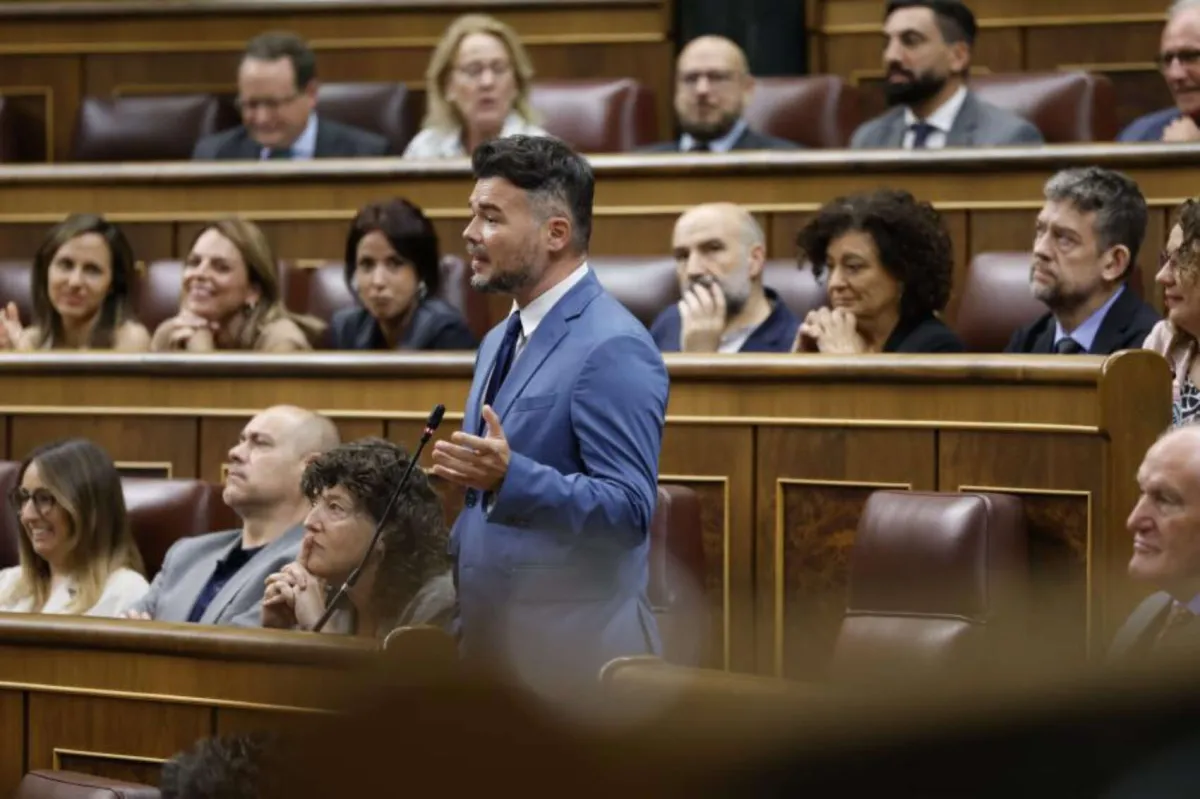 Ada Colau invita a Rufián a liderar el Frente Amplio mientras la pugna por Madrid atasca el acuerdo