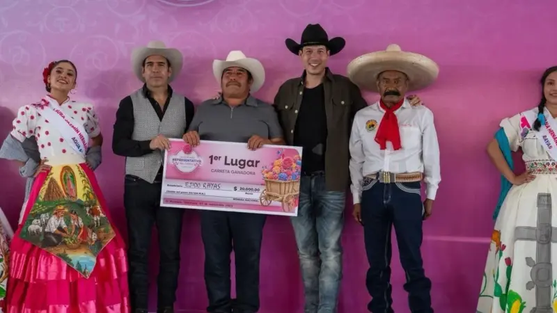 Premia Rodrigo Monsalvo a ganadoras de La Flor más Representativa del Campo 2026