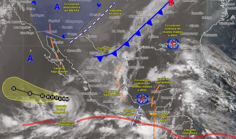 Arrecia onda tropical 42 con lluvias y viento en Quintana Roo