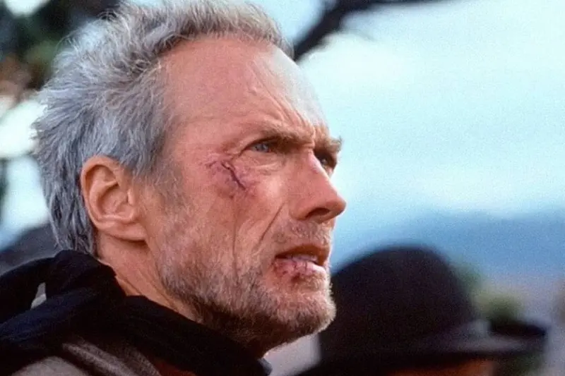 Arturo Pérez-Reverte elige su película del oeste favorita de Clint Eastwood: "Obra maestra, está a la altura de los mejores westerns de la historia"
