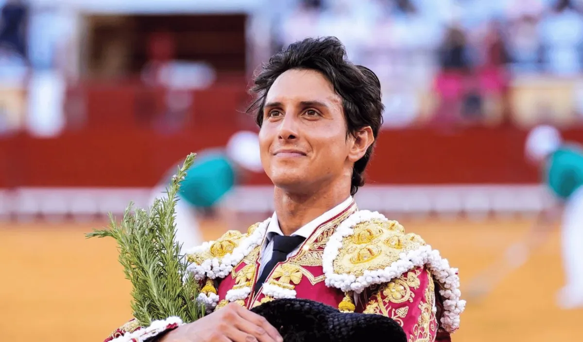 Roca Rey rompe el silencio: "Me tocó llorarte casi para siempre"