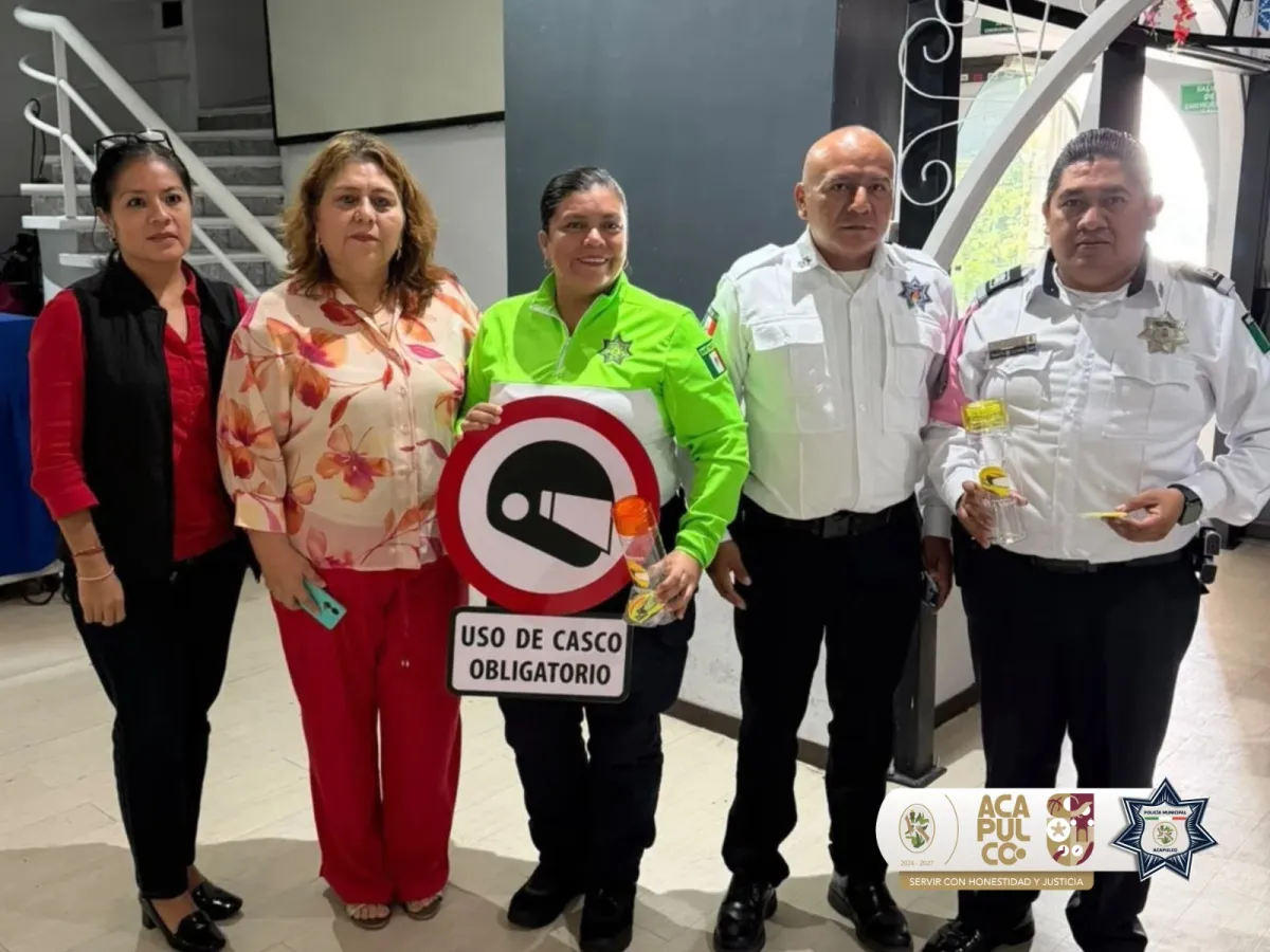 Capacitan a agentes de Tránsito en Acapulco en uso de casco y seguridad