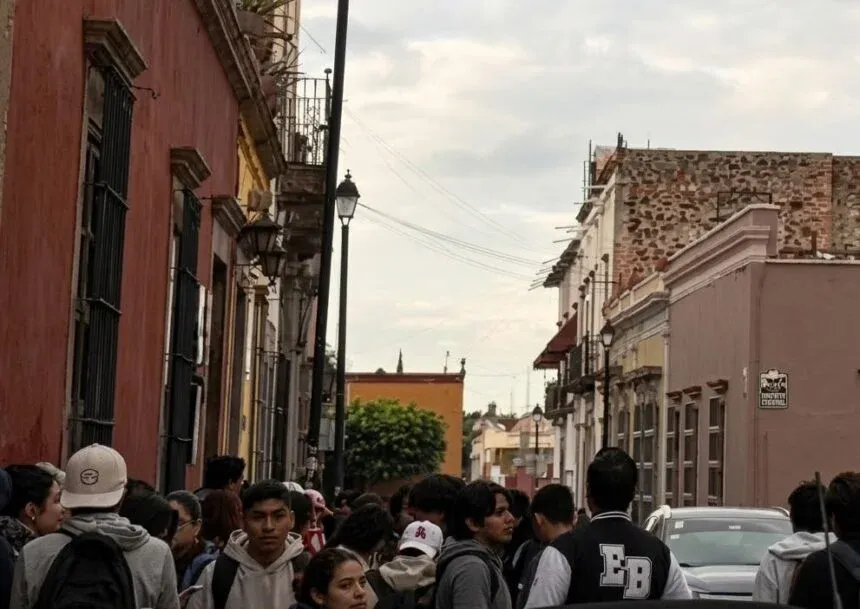 Toman Facultad de Filosofía de la UAQ y declaran paro activo