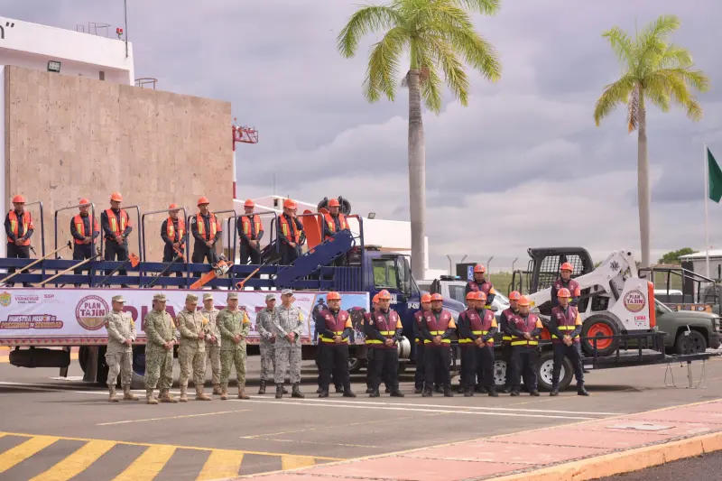 Centro de Comando en Poza Rica monitorea del Disturbio Tropical 92L
