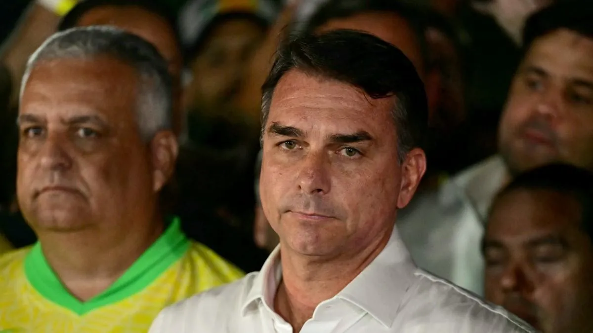 Flávio Bolsonaro viaja a EU tras su derrota electoral y el Departamento de Estado le concede visa