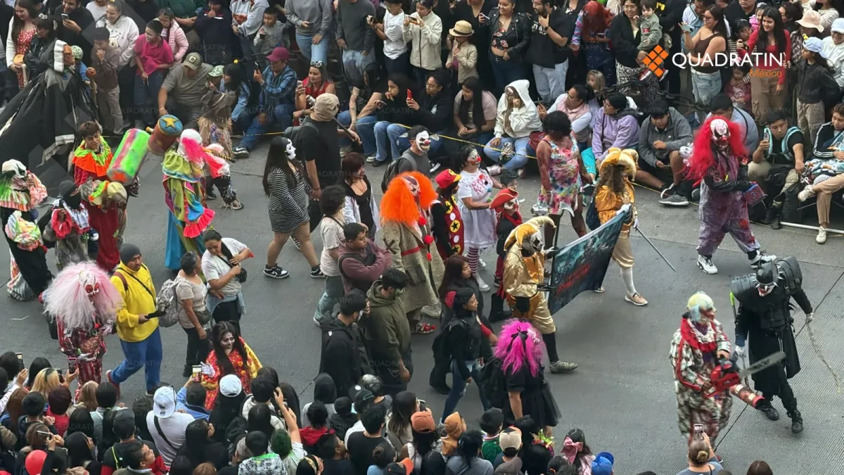 Marcha zombie toma CDMX y asombra a vivientes